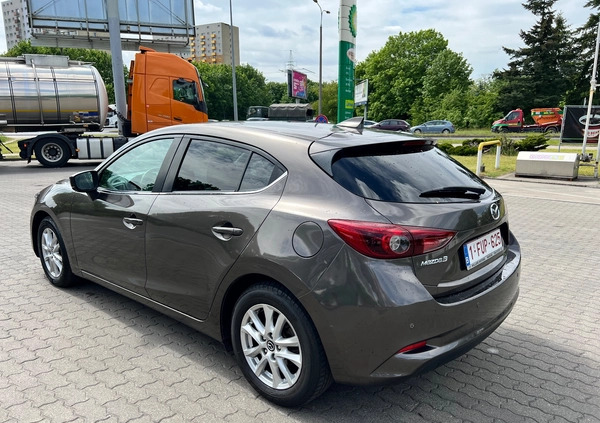 Mazda 3 cena 38900 przebieg: 253000, rok produkcji 2017 z Poznań małe 301